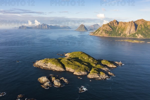 Vesterålen coast, fjords and mountains, near Nykvåg, Langøya island, Vesterålen archipelago,