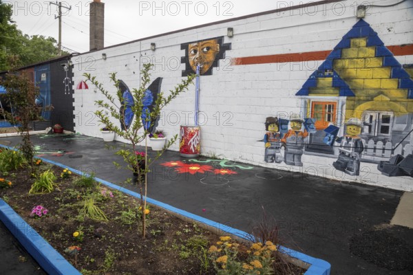 Detroit, Michigan, The Secret Garden Gallery, an outdoor art gallery and garden tucked between two