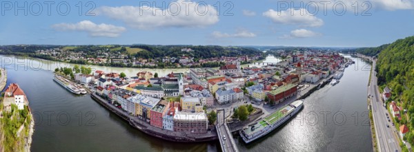 Left Veste Niederhaus, in front Danube with Prinzregent Luitpoldbrücke, behind Old Town Passau,