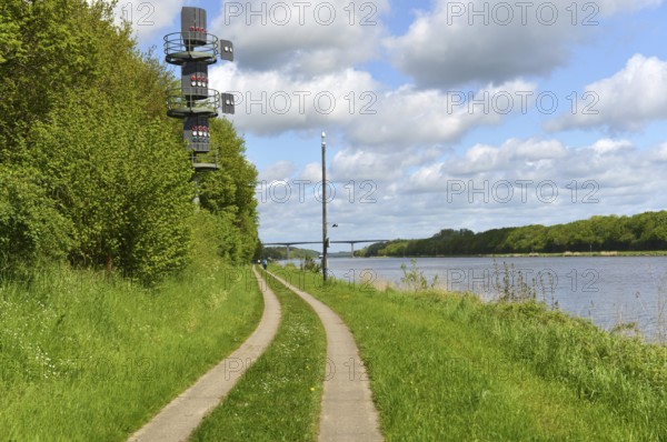 Signalling system for shipping traffic and cycle path on the Kiel Canal, Schleswig-Holstein,