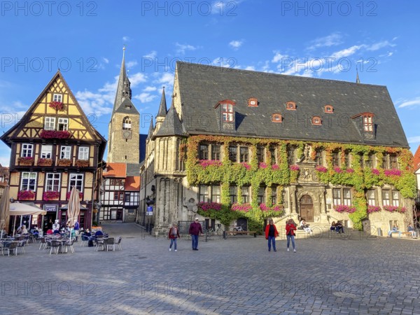 Rectht's historic town hall, on the left old half-timbered house, in the background steeple of