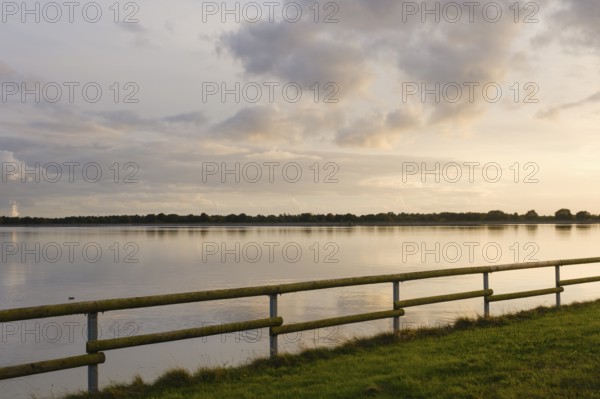 Landscape at the reservoir, evening mood, Geeste, Emsland, Lower Saxony, Germany, Europe