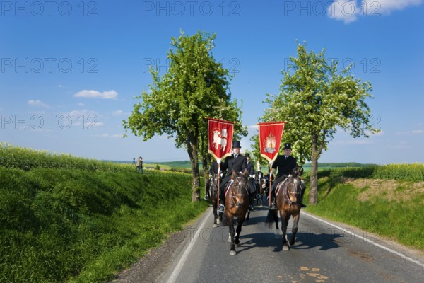 Every year at Easter there are about 5 processions in Lusatia, each with about 200 riders. The