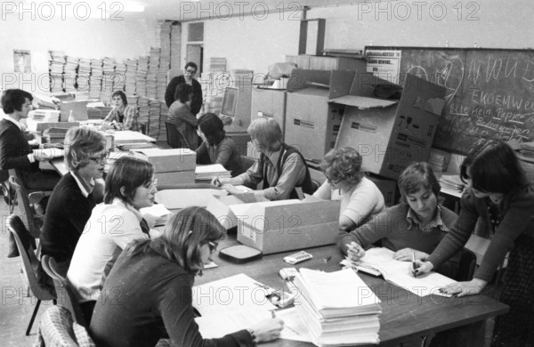 The work of the Central Admissions Office for Study Places (ZVS) on 26.07.1974 in Dortmund,
