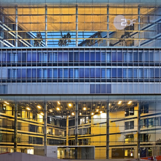 Deichtor-Center, also Deichtor Office Center, DOC for short, Modern architecture with four-storey