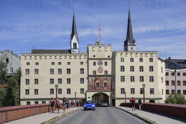Brucktor at the Inn bridge, gate tower of the medieval town fortifications, moated castle am Inn,