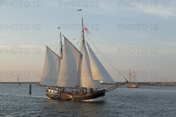 Sailing ship, Unterwarnow, Hanse Sail, Warnemünde, Rostock, Mecklenburg-Western Pomerania, Germany,