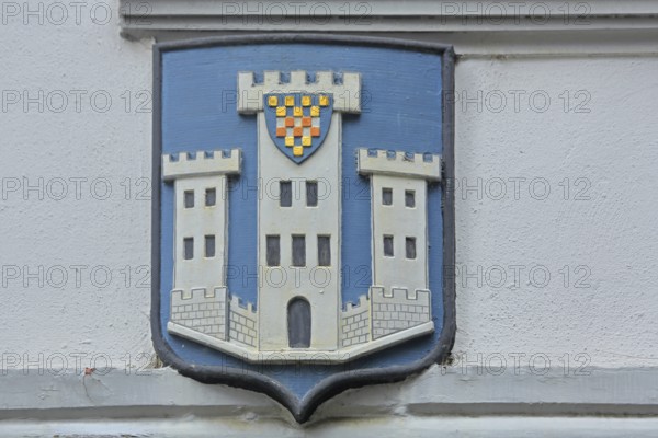 City coat of arms on the former town hall, former, three, towers, fish market, old town, Limburg,