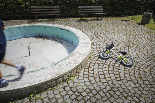 Symbolic photo on the subject of childhood loneliness, taken in the small town of Ziegenrück in