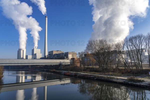 The STEAG combined heat and power plant in Herne-Baukau, hard coal-fired power plant, in front the