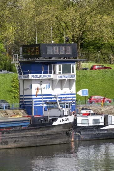 Gauge house on the Vincke Canal, Ruhrort harbour, harbour master, Duisburg, North Rhine-Westphalia,