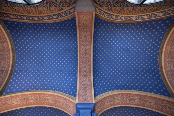 Preserved ceiling vault in the vestibule of the former synagogue, built in 1883, destroyed by the