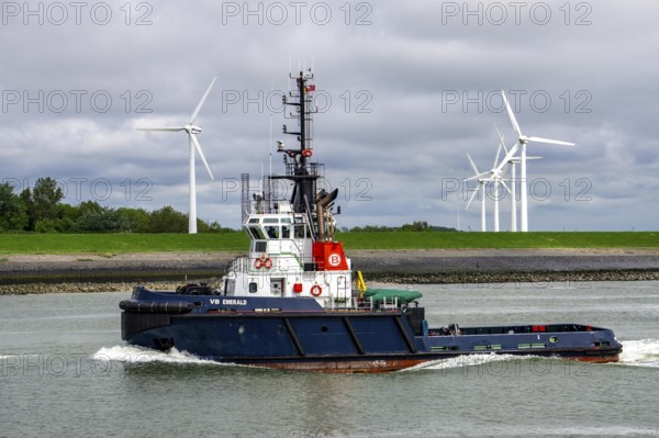 Harbour tug VB Emerald in the Western Scheldt, entering the harbour of Vlissingen, Zeeland,
