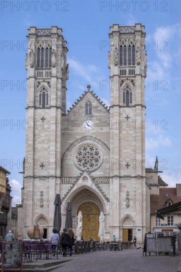 Saint-Vincent Cathedral in Chalon-Sûr-Saône, Burgundy, France, Europe