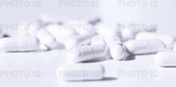 Close up of pharmaceutic pills (Close up of pharmaceutic pills)
