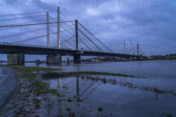 New construction of the motorway bridge Neuenkamp of the A40, over the Rhine near Duisburg,