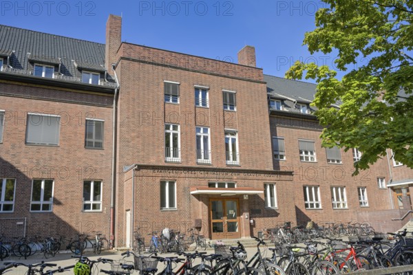 Evangelisches Gymnasium zum Grauen Kloster, Salzbrunner Strasse, Wilmersdorf, Berlin, Germany,