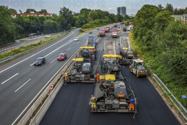 Essen, North Rhine-Westphalia, Germany, road construction, asphalt pavers and road rollers laying
