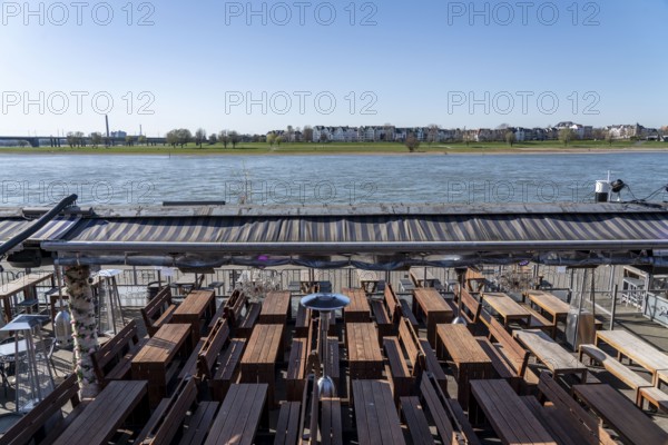 Empty Rhine promenade, closed restaurants, consequences of the contact ban, effects of the