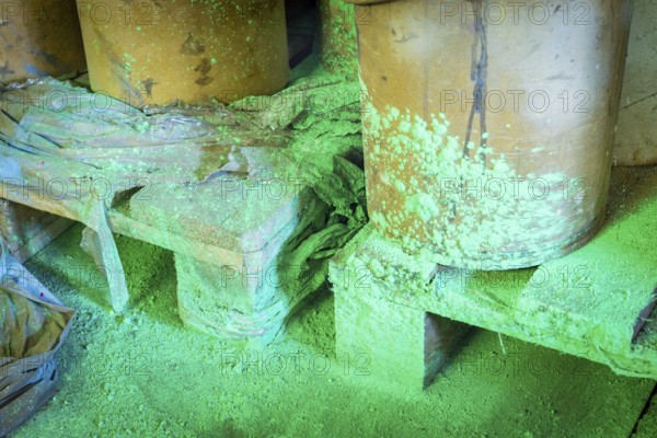 Schindler's blue colour factory is located directly on the Zwickauer Mulde river and belongs to the