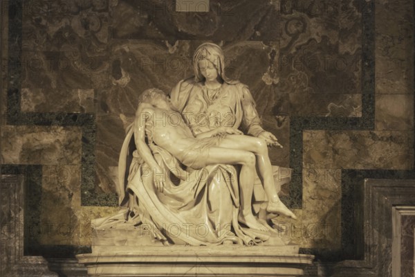 Pietà by Michelangelo, St Peter's Basilica, San Pietro in Vaticano, Basilica of St Peter in the