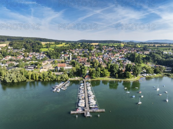 Aerial view of the municipality of Gaienhofen on the south side of the Höri peninsula with the