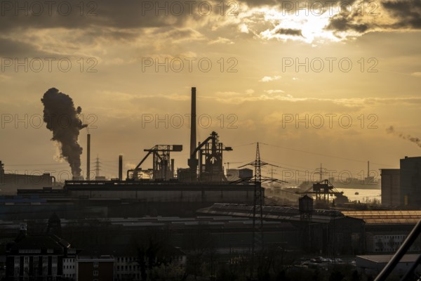 Hüttenwerke Krupp-Mannesmann, HKM in Duisburg-Hüttenheim, coking plant and 2 blast furnaces, North