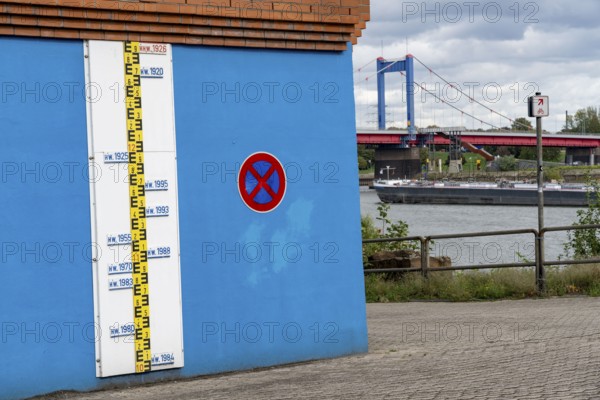 Flood marks on the Rhine at Duisburg-Homberg, water levels of extreme floods are marked, Duisburg