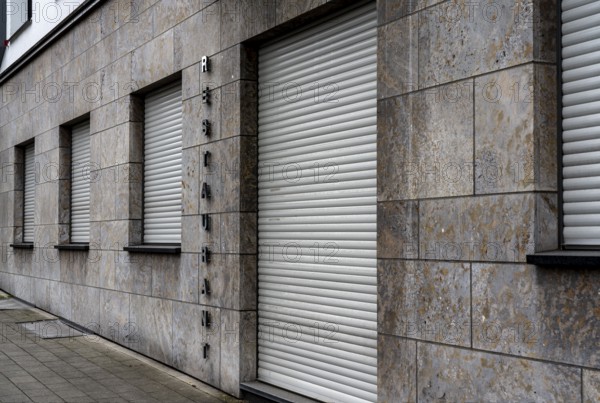 Facade of a restaurant, closed gastronomy, during the third lockdown in the Corona crisis,