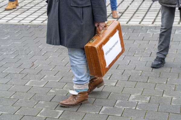 Suitcase march in Recklinghausen, for the 2nd time over 500 people walk through Recklinghausen,