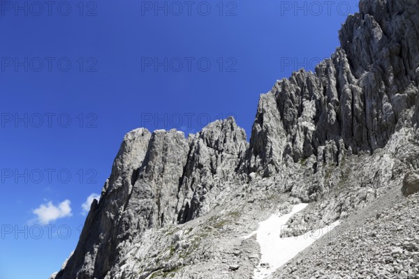 Travelling in the Wilder Kaiser on the Eggersteig to Ellmauer Tor (Tyrol)