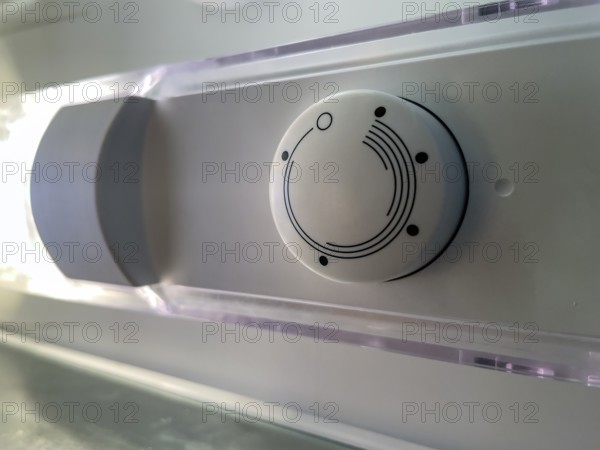 Stepless rotary switch Controller in refrigerator without numbers for temperature Temperature