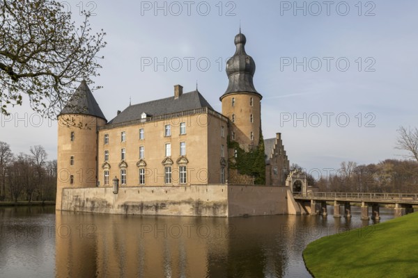 Gemen Castle, moated castle, Borken, Münsterland, North Rhine-Westphalia, Germany, Europe