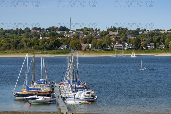 Lake Möhne, reservoir in the northern Sauerland, jetties on the southern shore, extremely low water