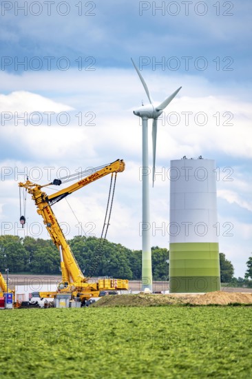 Wind turbine repowering, in the Issum-Oermten wind farm, 9 wind turbines in operation for over 20