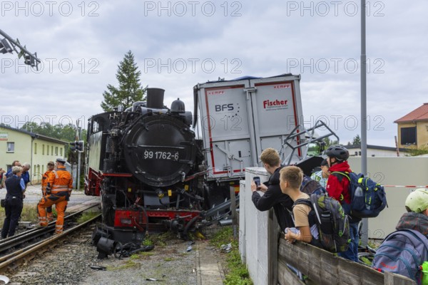 There was a serious accident between a train on the Weißeritz Valley Railway and a lorry from the