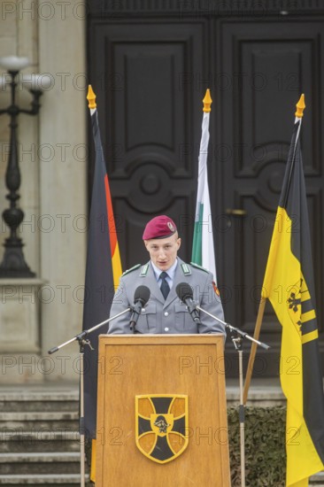 Public roll call of the Army Officers' School on Theatre Square: Bundeswehr honours and bids