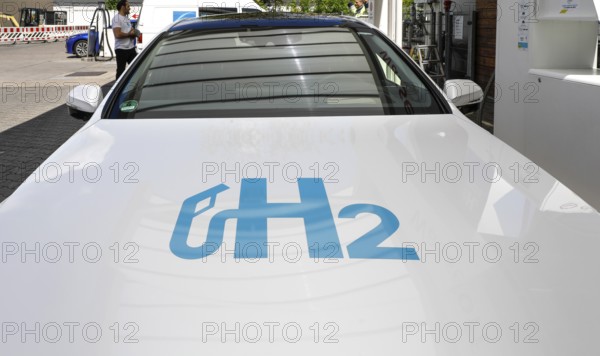 Fuelcell vehicle at a hydrogen filling station, Berlin, 17.05.2021