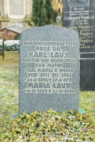 The Trinitatisfriedhof cemetery in Dresden's Johannstadt district is one of the city's burial