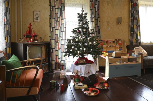 Christmas room with Christmas tree in a flat from the 1950s, Industrial Museum, Lauf an der
