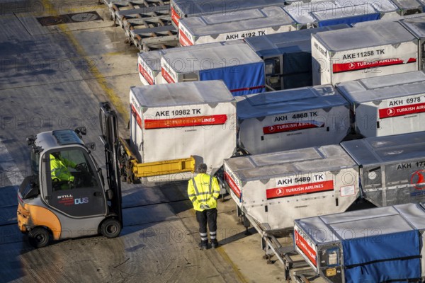 Düsseldorf Airport, Unit Load Devices, ULD, containers for baggage and freight for narrow-body and