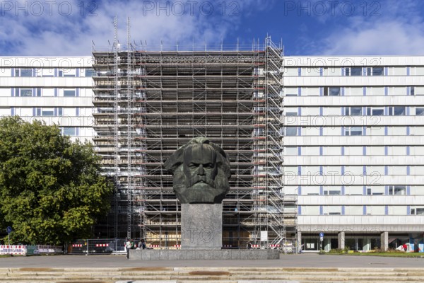 Karl Marx Monument, 40-tonne sculpture, best-known landmark of the city of Chemnitz, Saxony,