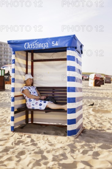 Elderly tourist on the island of Borkum, 21.07.2024