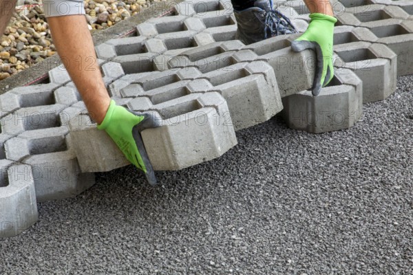 Paving work: Laying of grass pavers