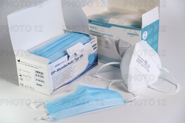 Packs of FFP2 protective masks and surgical face masks, face masks, with CE marking