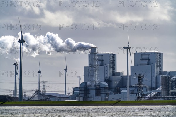 Energie Park Eemshaven, various power plants and the Westereems and Growind wind farms, a total of
