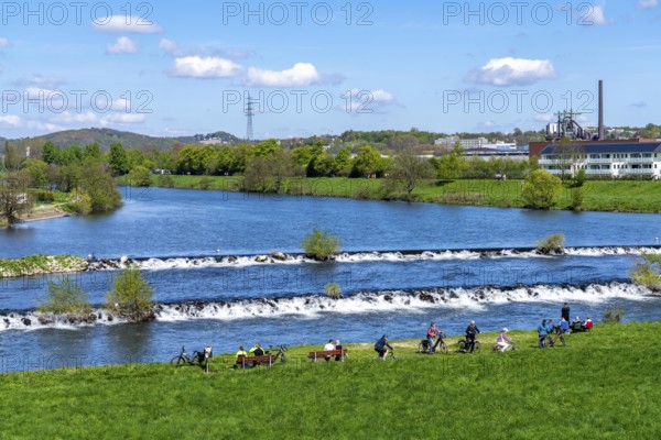 Ruhr weir near Hattingen, section of the Ruhr Valley cycle path along the Ruhr, North