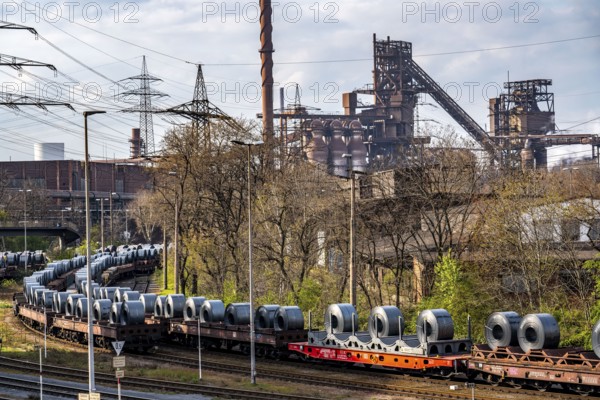 Blast furnace Schwelgern 1 and 2, strip steel rolls, coils, on freight wagons, at the ThyssenKrupp