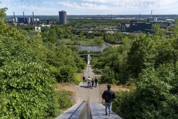 Descent, ascent via the stairs to the slagheap at Beckstrasse, Tetraeder slagheap, view of the
