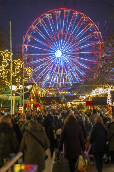 Christmas market on Königsstraße in the city centre of Duisburg, pre-Christmas season, Christmas